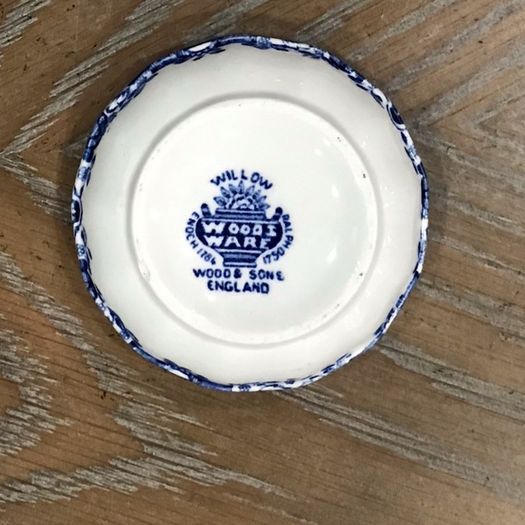 Willow Woods Ware Butter Pat/Pin dish. In great condition no chips. - Picture 2 of 5